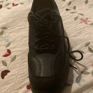 Men steel toe shoes.